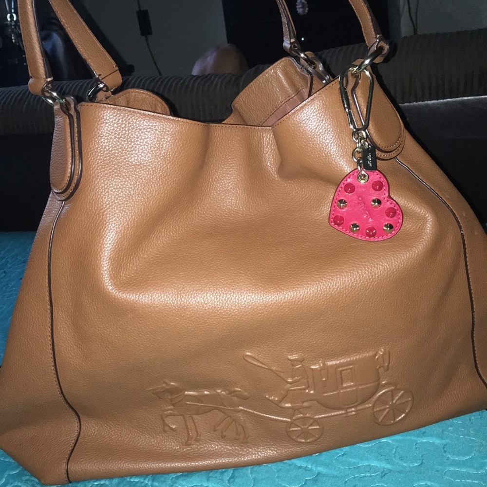 COACH BAG.